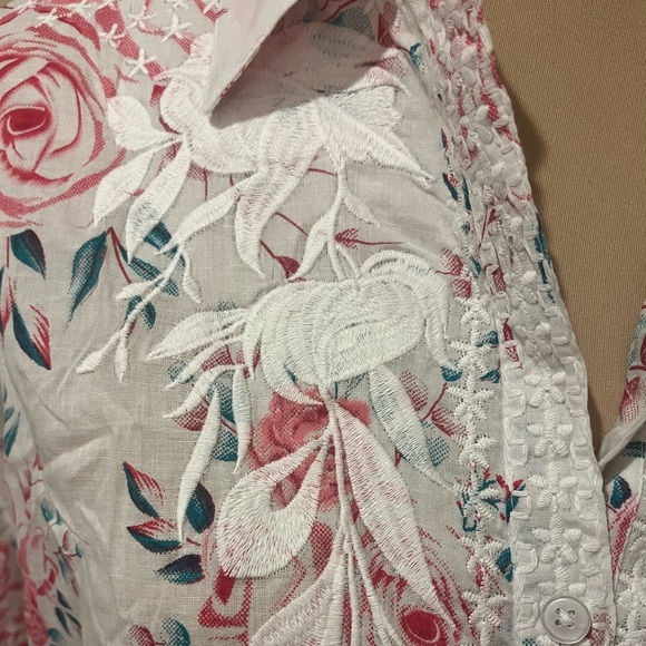 The Nu Vintage White & Pink Floral Button Up Western Style Blouse, size Medium - Picture 3 of 9